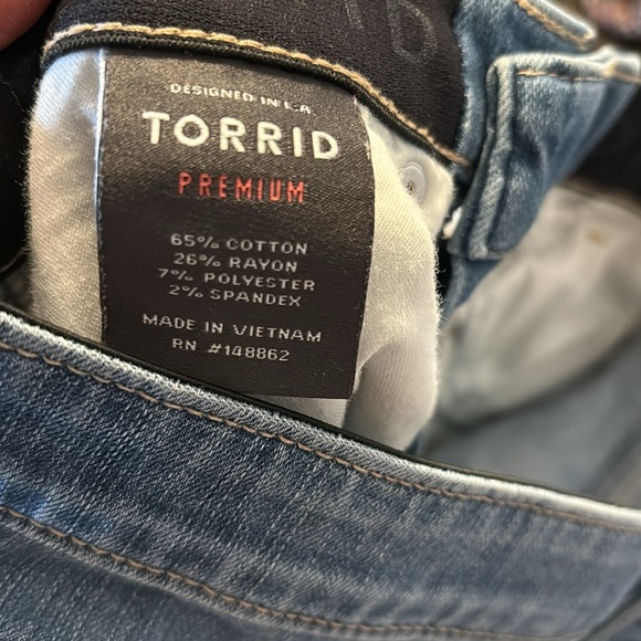 Torrid sky high skinny crop button fly pants size 10 - Picture 5 of 5